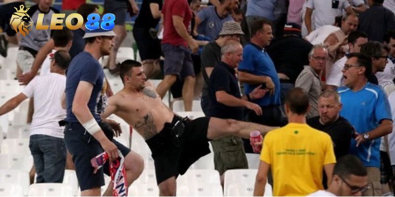 Nguyên nhân dẫn đến hành vi hooligan là gì?